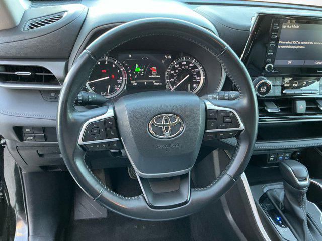 used 2022 Toyota Highlander car, priced at $32,985