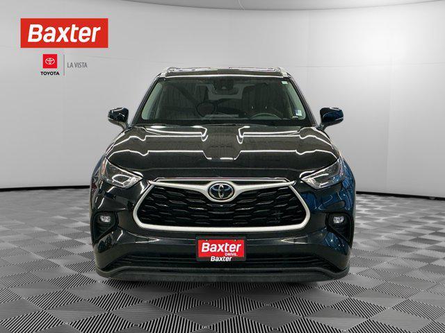 used 2022 Toyota Highlander car, priced at $32,985