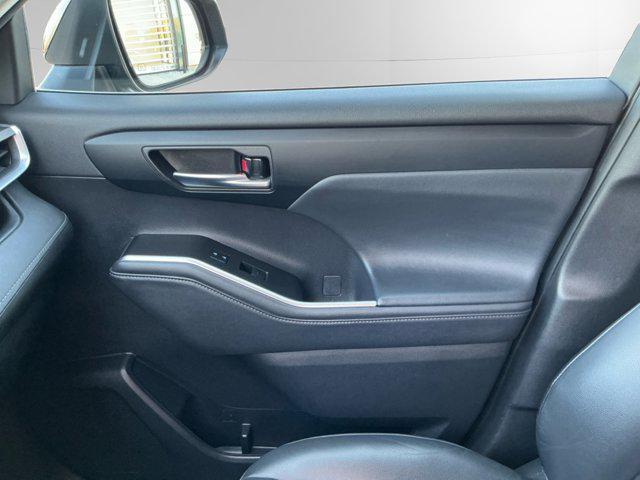 used 2022 Toyota Highlander car, priced at $32,985