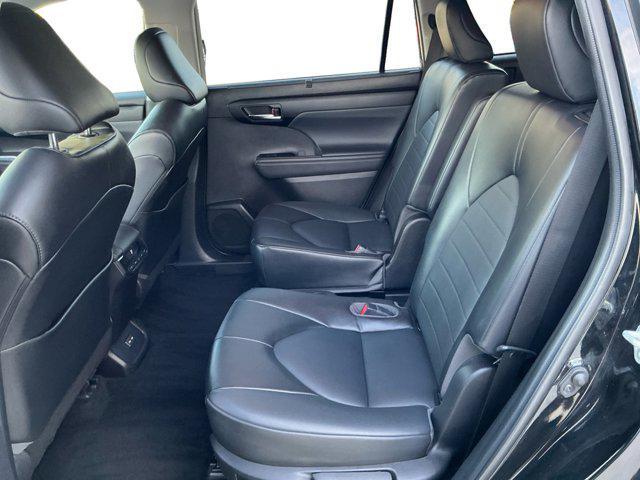 used 2022 Toyota Highlander car, priced at $32,985