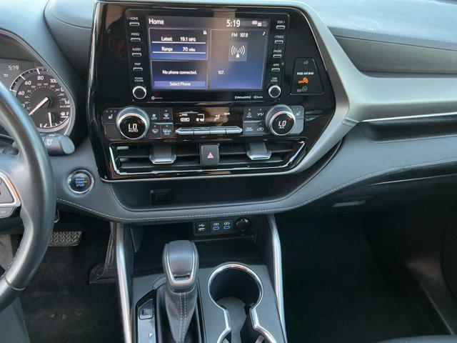 used 2022 Toyota Highlander car, priced at $32,985