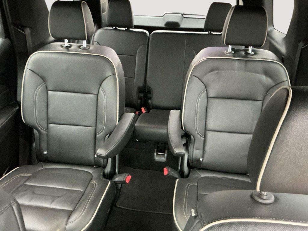 used 2022 Chevrolet Traverse car, priced at $33,758