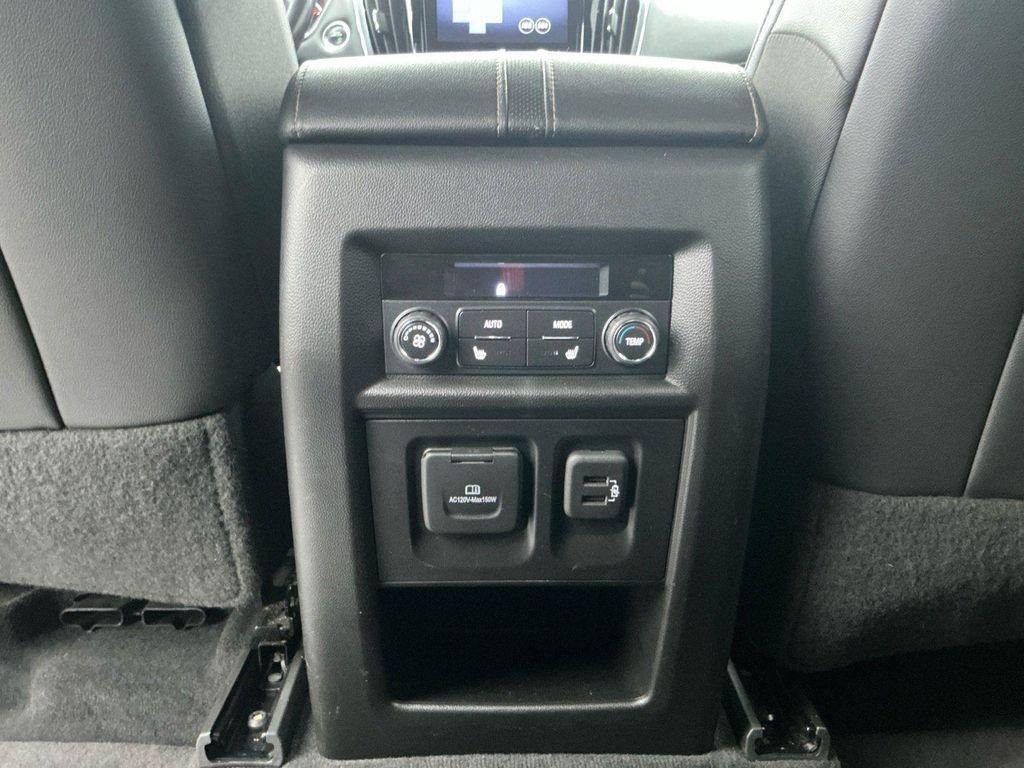 used 2022 Chevrolet Traverse car, priced at $33,758