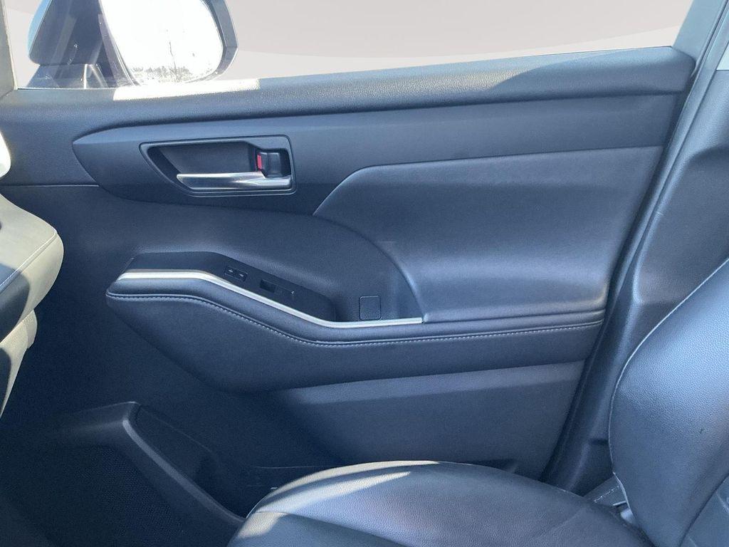 used 2020 Toyota Highlander car, priced at $31,685