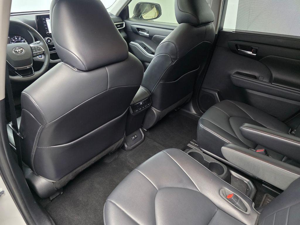 used 2021 Toyota Highlander car, priced at $30,995