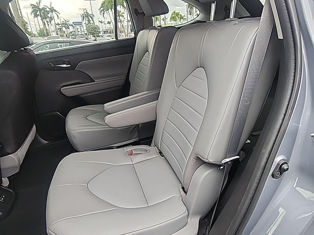 used 2022 Toyota Highlander car, priced at $34,995