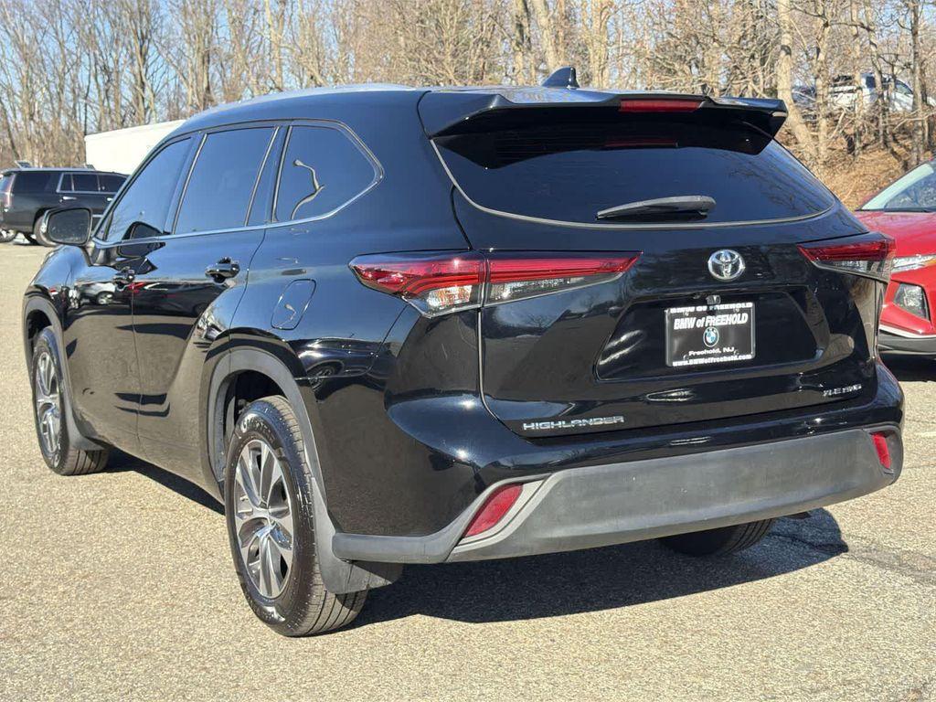 used 2022 Toyota Highlander car, priced at $31,590