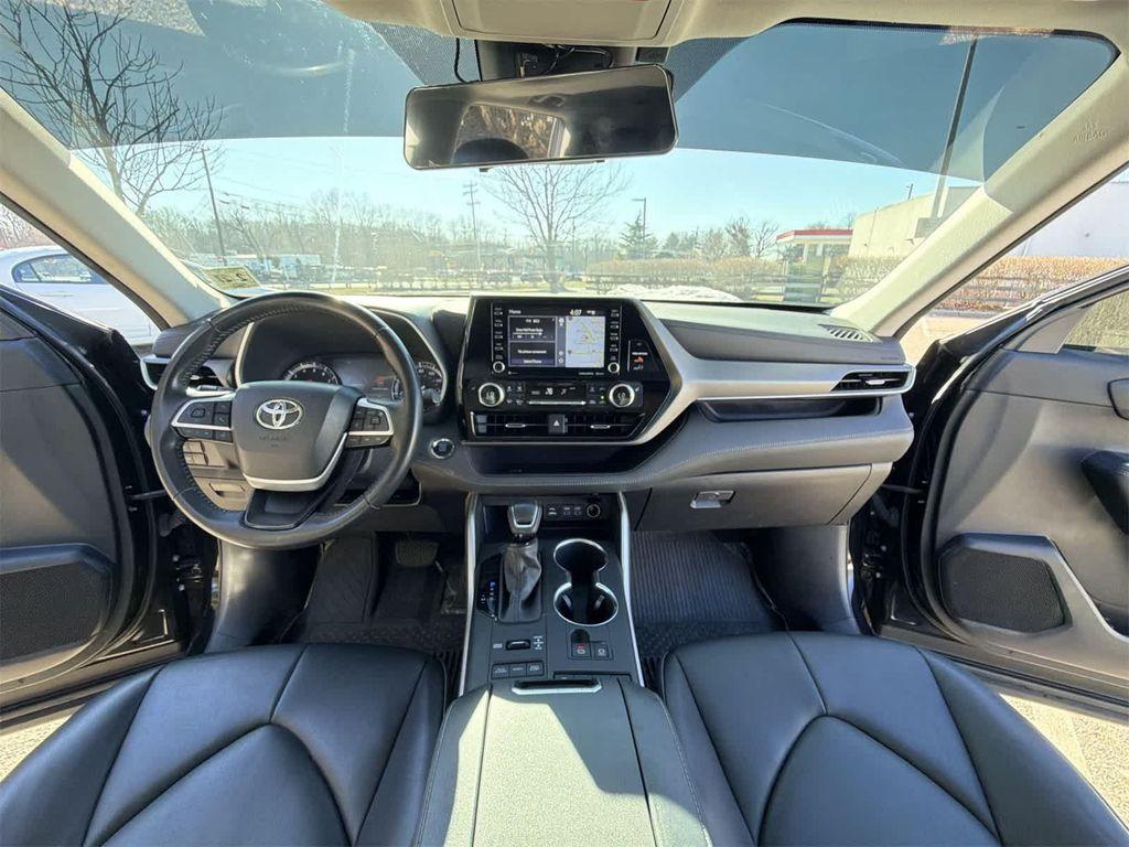 used 2022 Toyota Highlander car, priced at $31,990