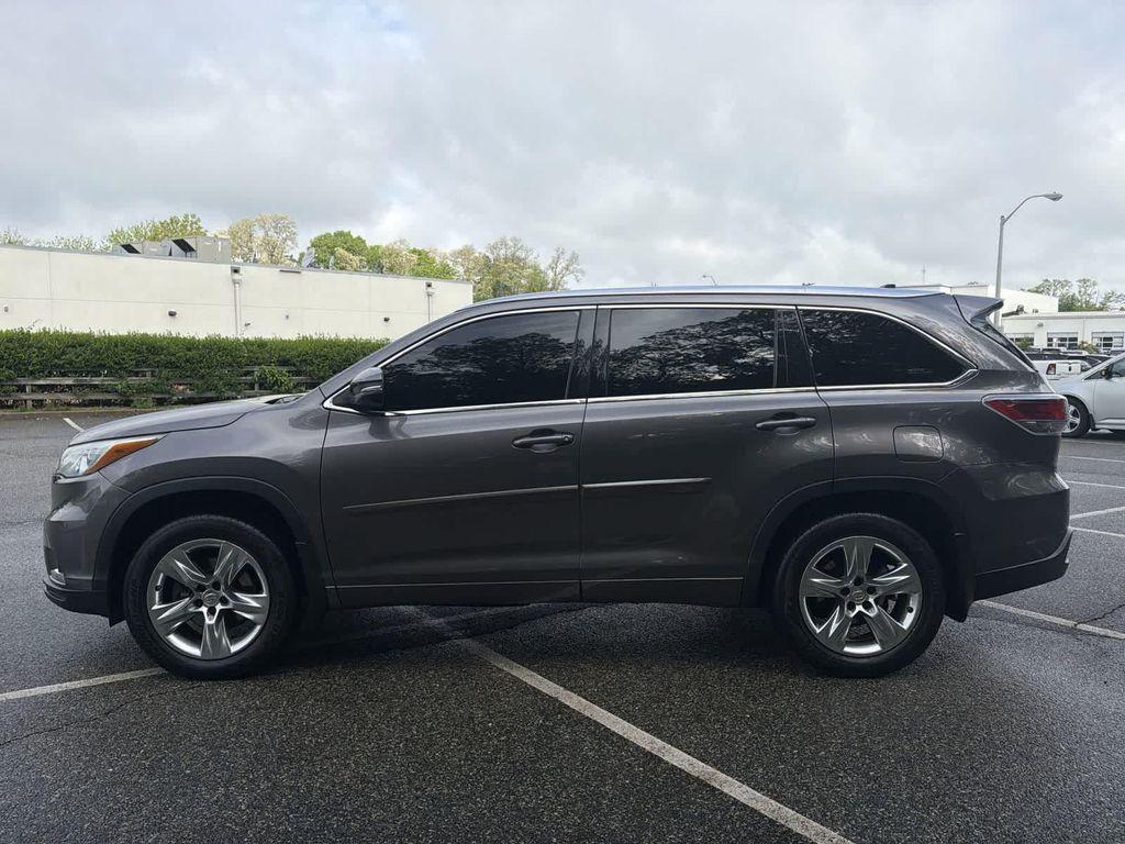 used 2014 Toyota Highlander car, priced at $16,489