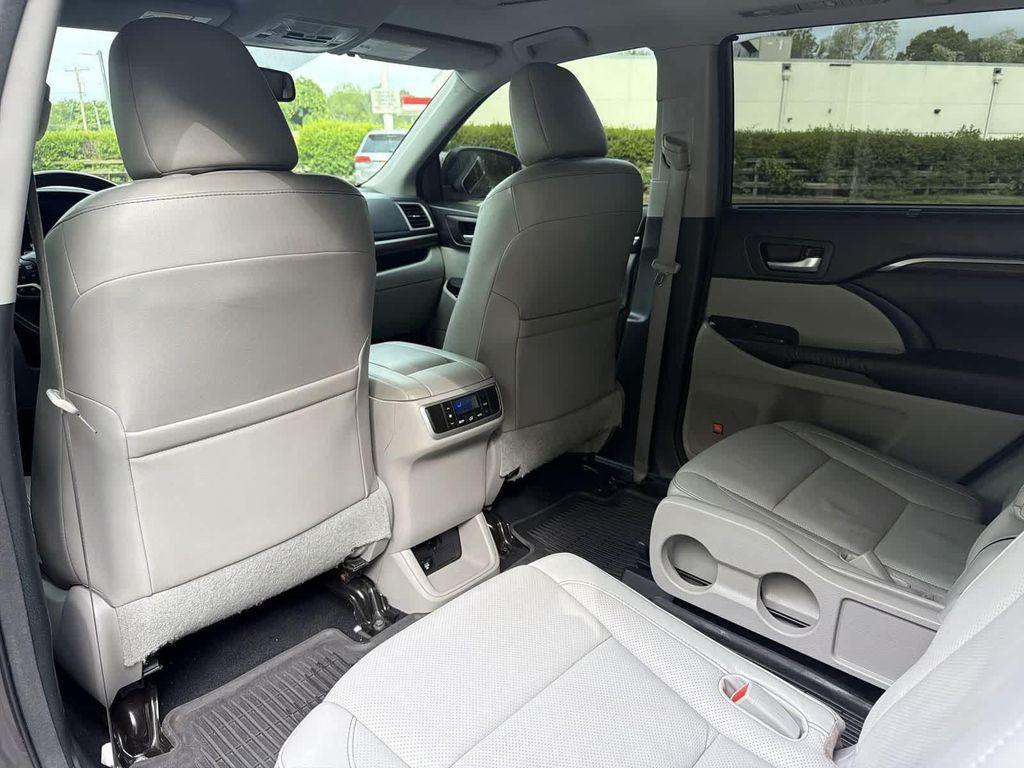 used 2014 Toyota Highlander car, priced at $16,489
