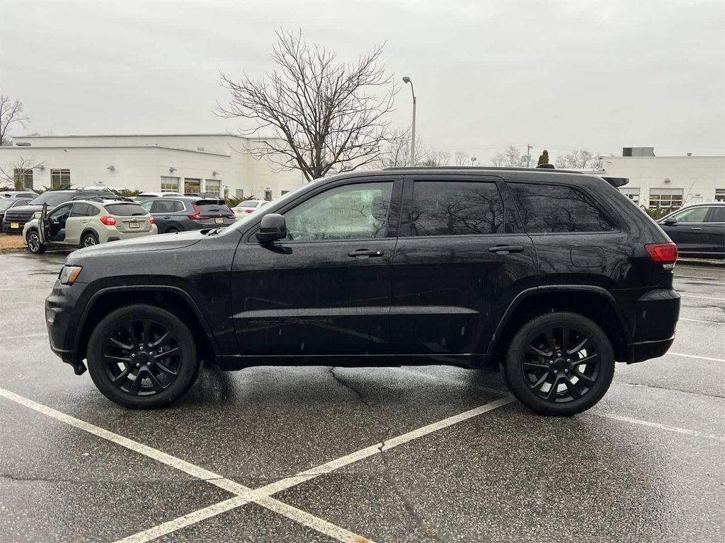 used 2017 Jeep Grand Cherokee car, priced at $12,490