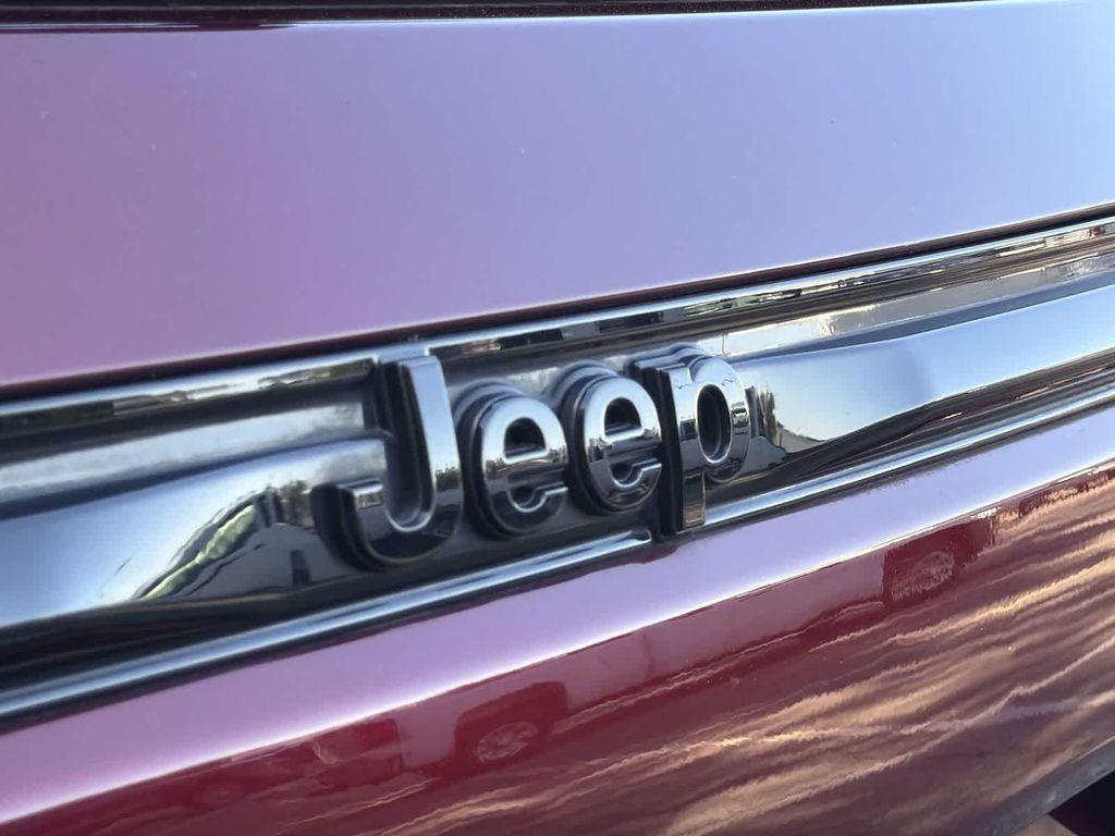 used 2024 Jeep Grand Cherokee car, priced at $36,989