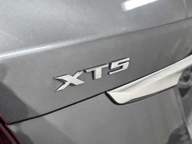 used 2022 Cadillac XT5 car, priced at $25,590
