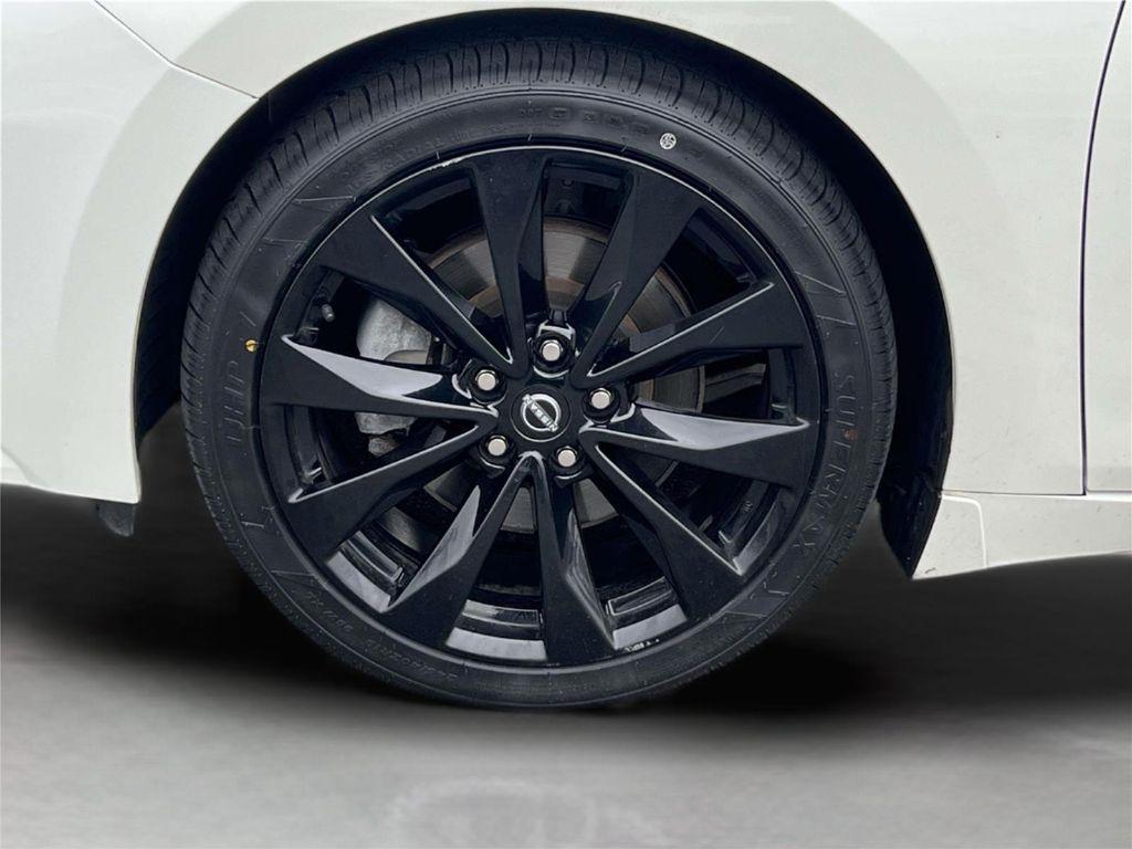 used 2023 Nissan Maxima car, priced at $27,990