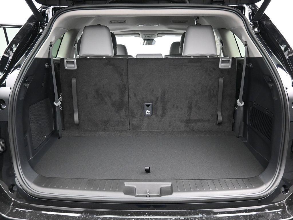 new 2026 Toyota Highlander car, priced at $51,220