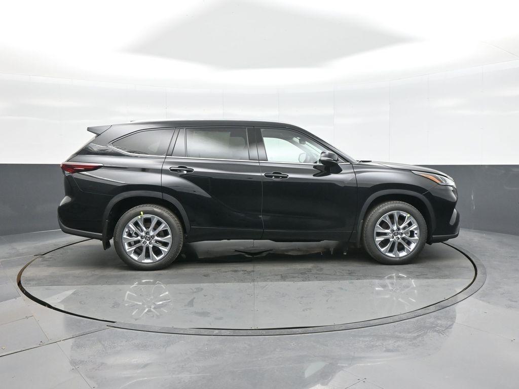 new 2026 Toyota Highlander car, priced at $51,220