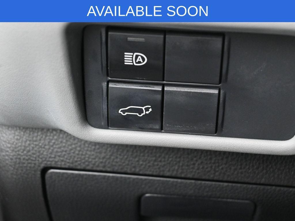 used 2020 Toyota Highlander Hybrid car, priced at $26,593