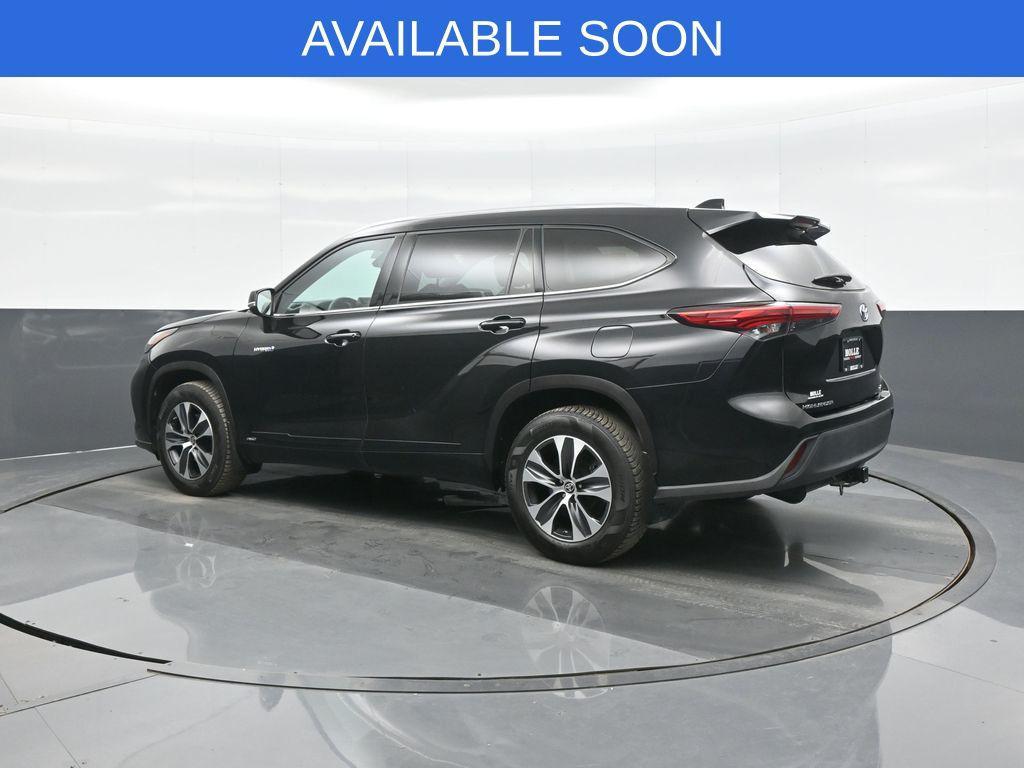used 2020 Toyota Highlander Hybrid car, priced at $26,593