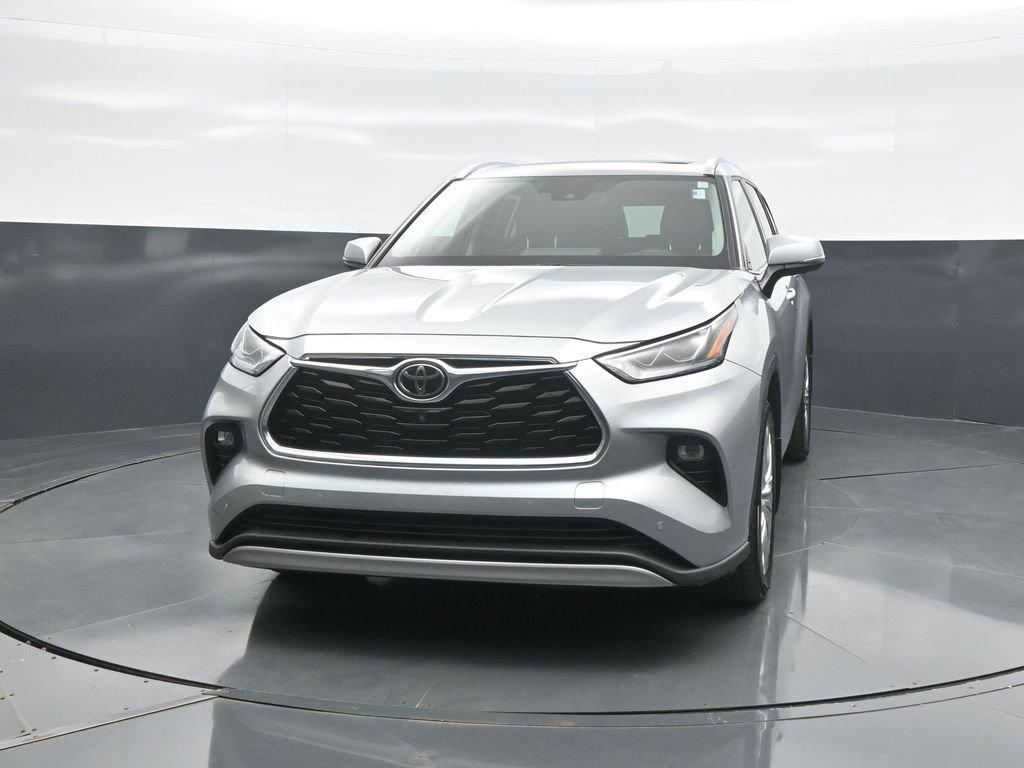 used 2021 Toyota Highlander car, priced at $38,979
