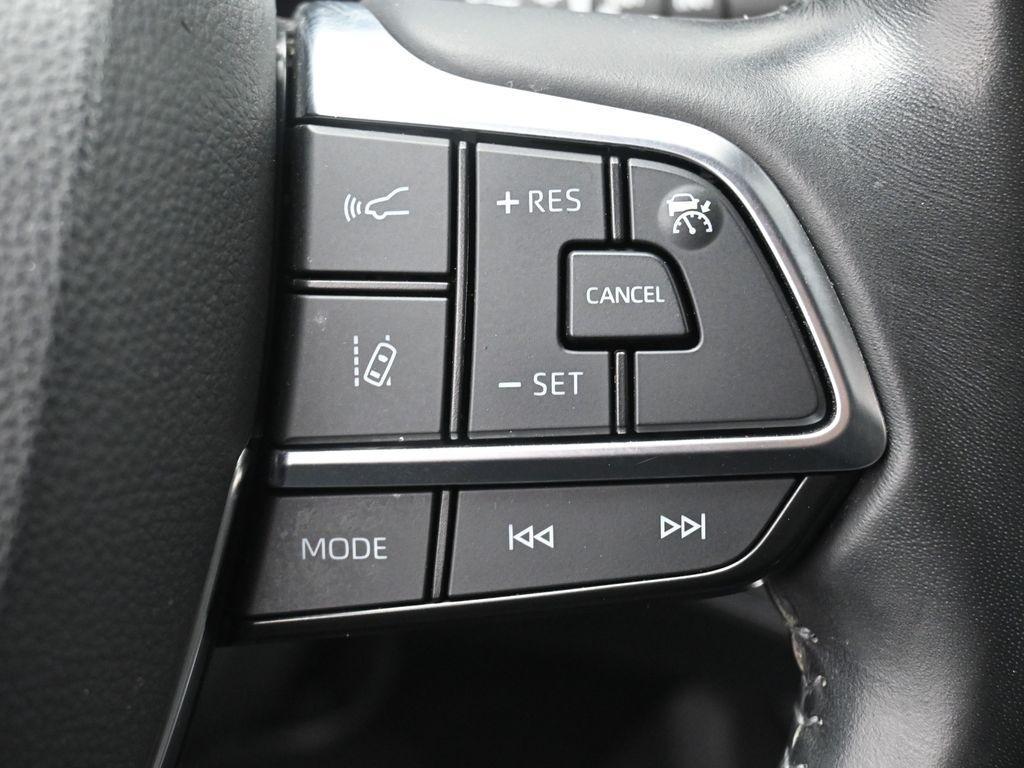 used 2021 Toyota Highlander car, priced at $35,758