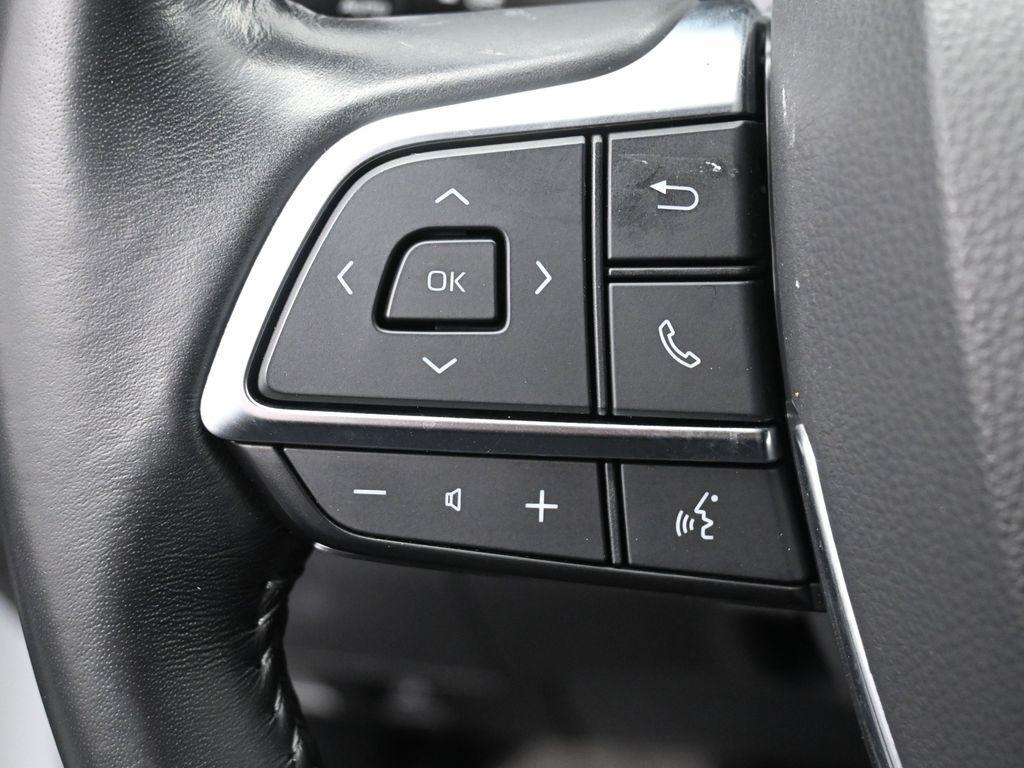 used 2021 Toyota Highlander car, priced at $35,758