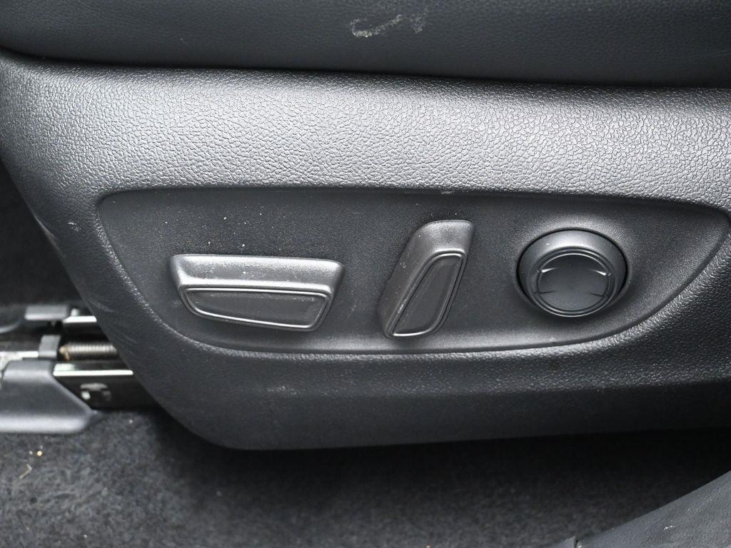 used 2021 Toyota Highlander car, priced at $35,758