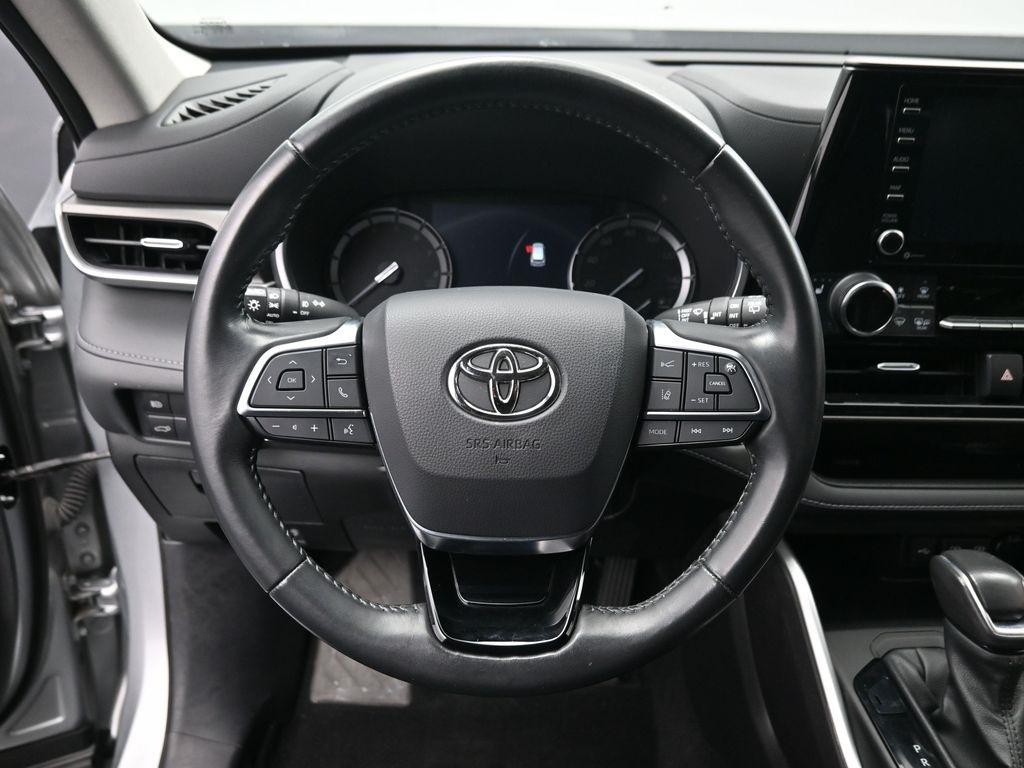 used 2021 Toyota Highlander car, priced at $35,758