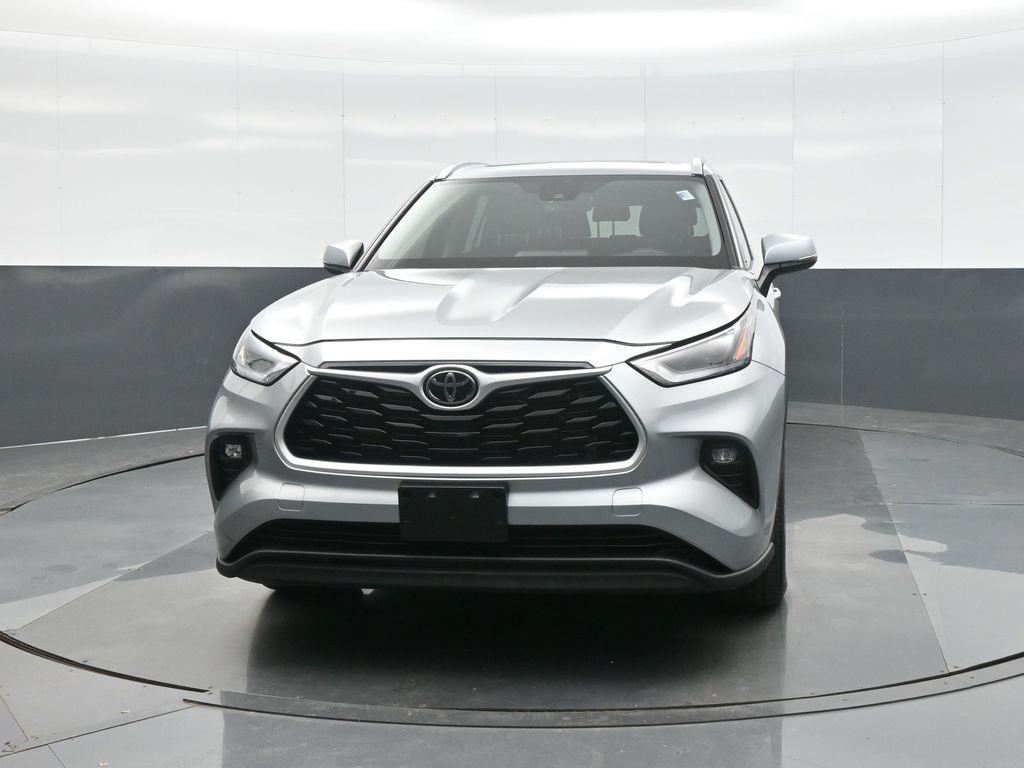 used 2021 Toyota Highlander car, priced at $35,758