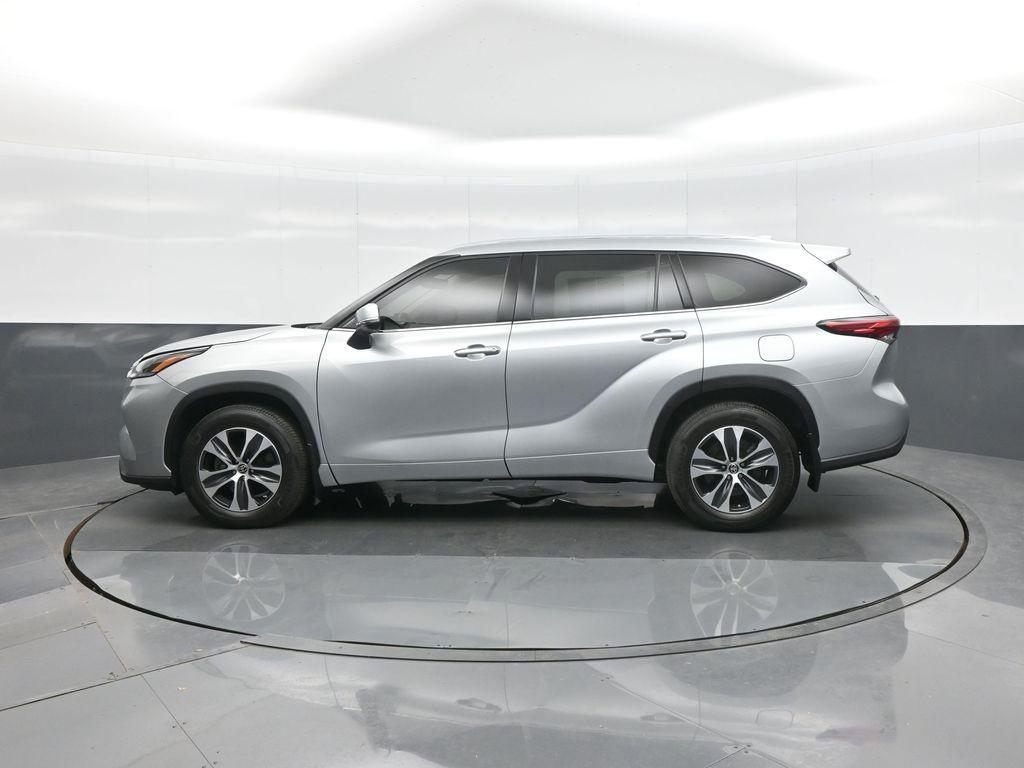 used 2021 Toyota Highlander car, priced at $35,758