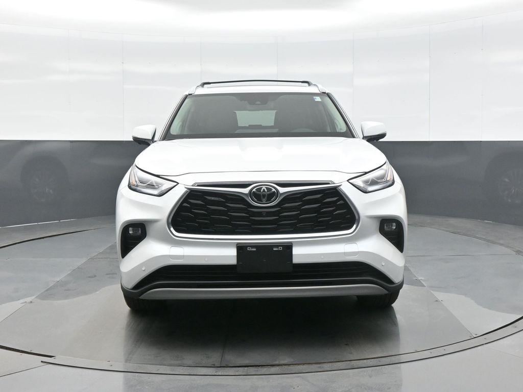 used 2025 Toyota Highlander Hybrid car, priced at $59,987