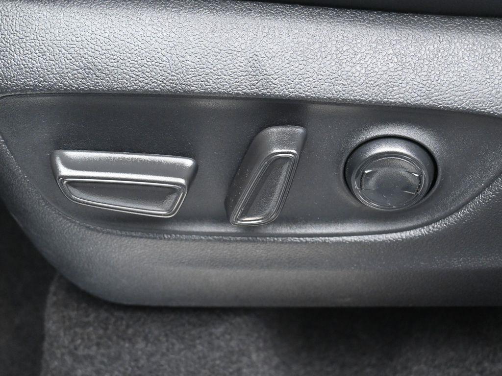 used 2025 Toyota Highlander Hybrid car, priced at $59,987