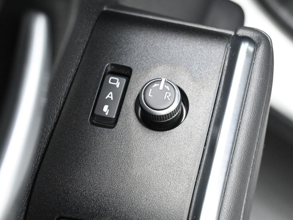 used 2025 Toyota Highlander Hybrid car, priced at $59,987