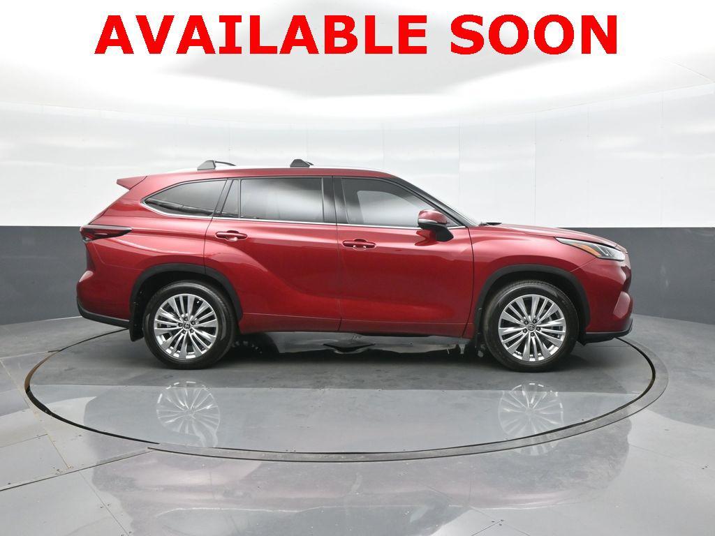 used 2025 Toyota Highlander car, priced at $56,005