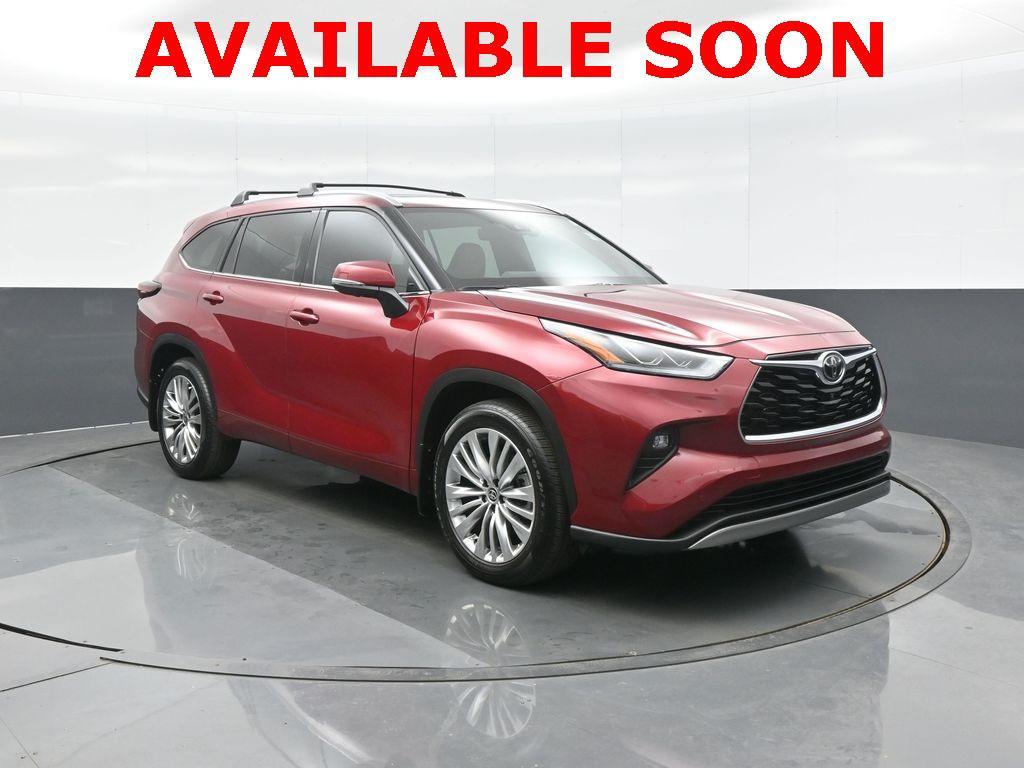 used 2025 Toyota Highlander car, priced at $56,005