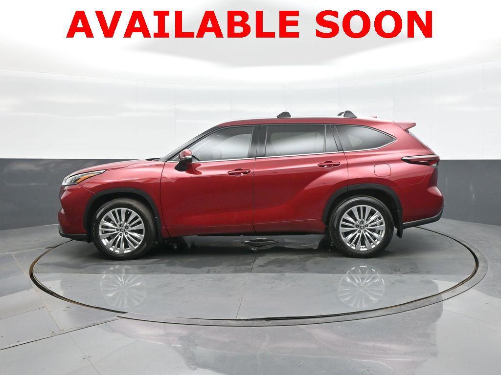 used 2025 Toyota Highlander car, priced at $56,005