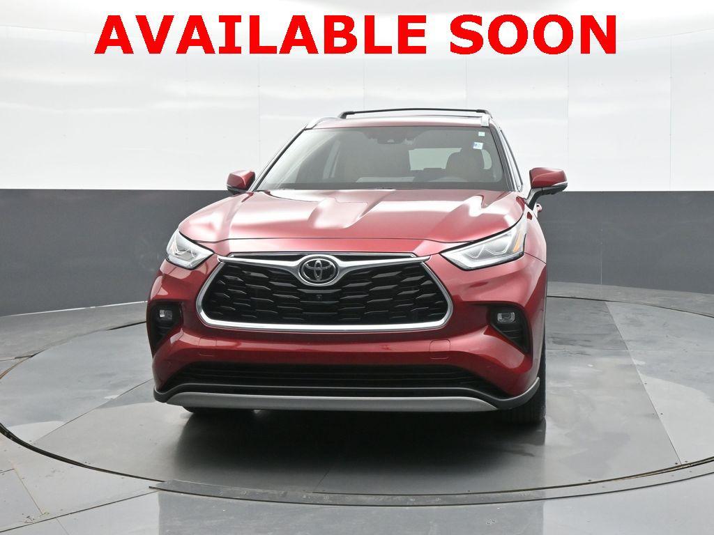 used 2025 Toyota Highlander car, priced at $56,005