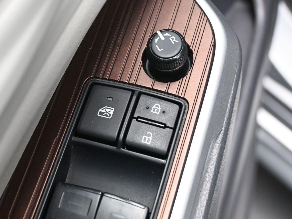 used 2024 Toyota Sienna car, priced at $41,999