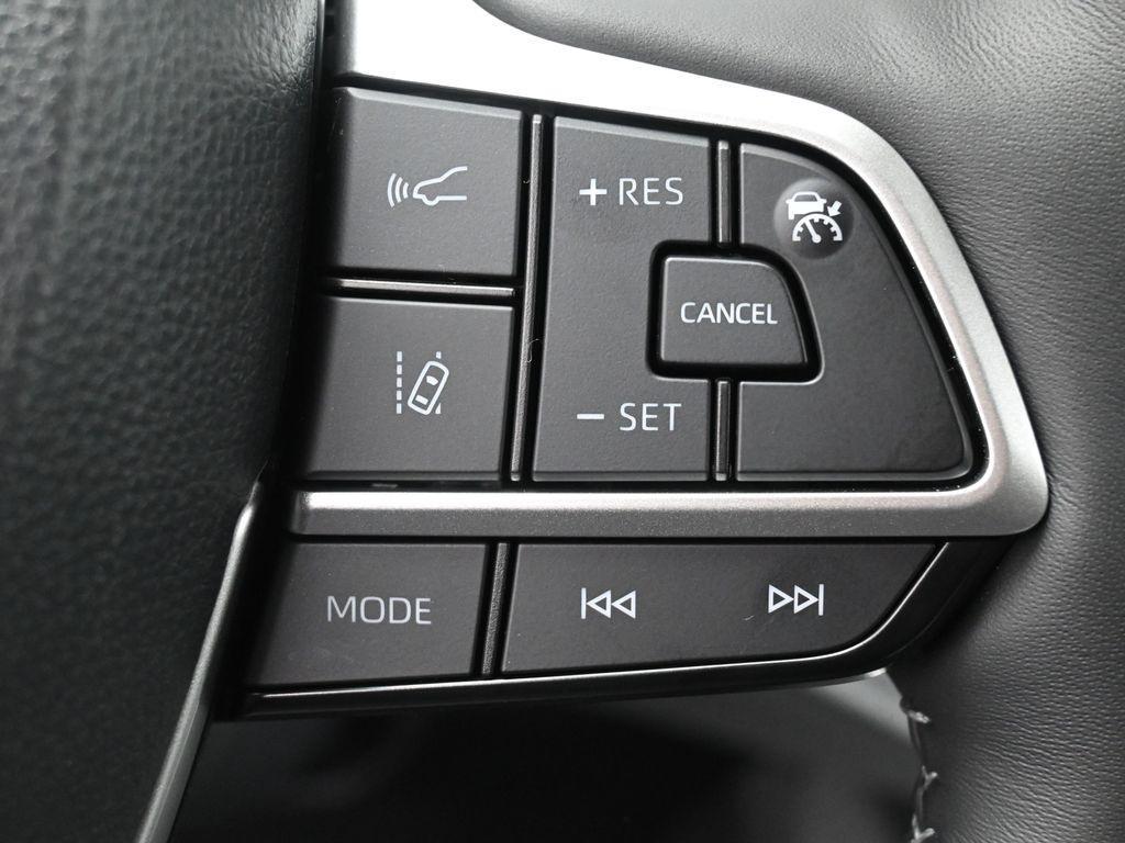 used 2025 Toyota Highlander Hybrid car, priced at $56,410