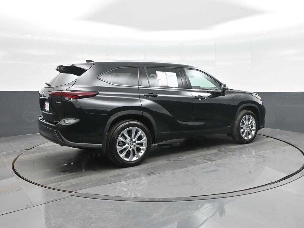 used 2025 Toyota Highlander Hybrid car, priced at $56,410