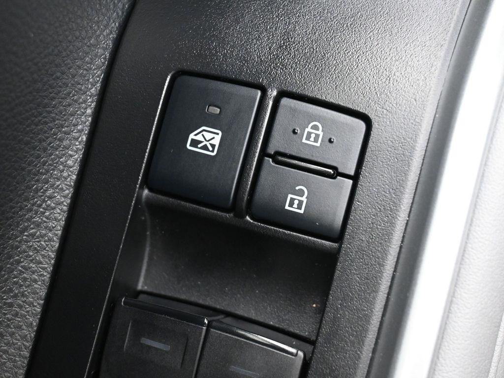 used 2021 Toyota Highlander Hybrid car, priced at $36,730