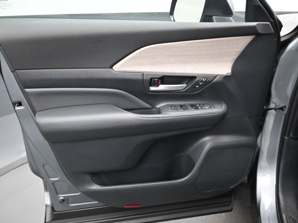 used 2025 Toyota Grand Highlander car, priced at $54,990