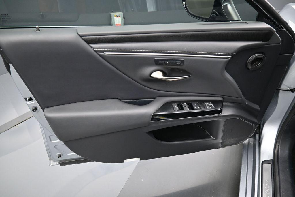used 2025 Lexus ES 350 car, priced at $47,119