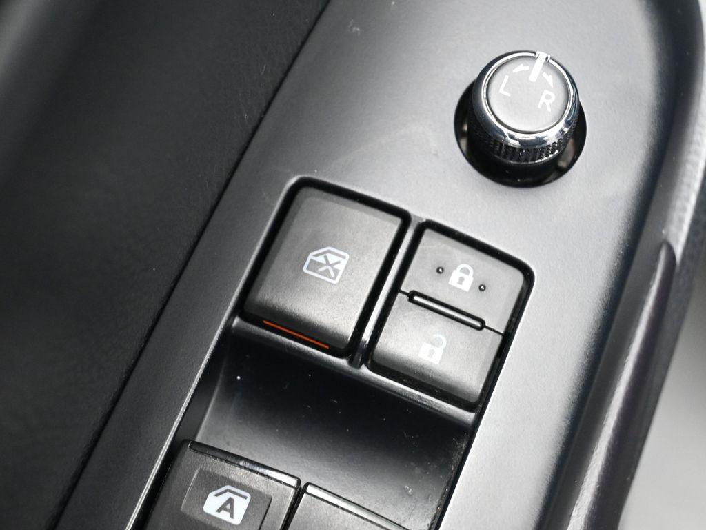 used 2019 Toyota Highlander car, priced at $32,026