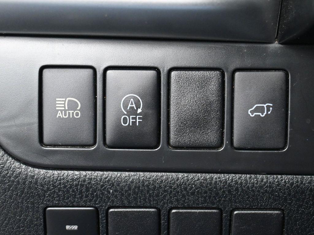 used 2019 Toyota Highlander car, priced at $32,026