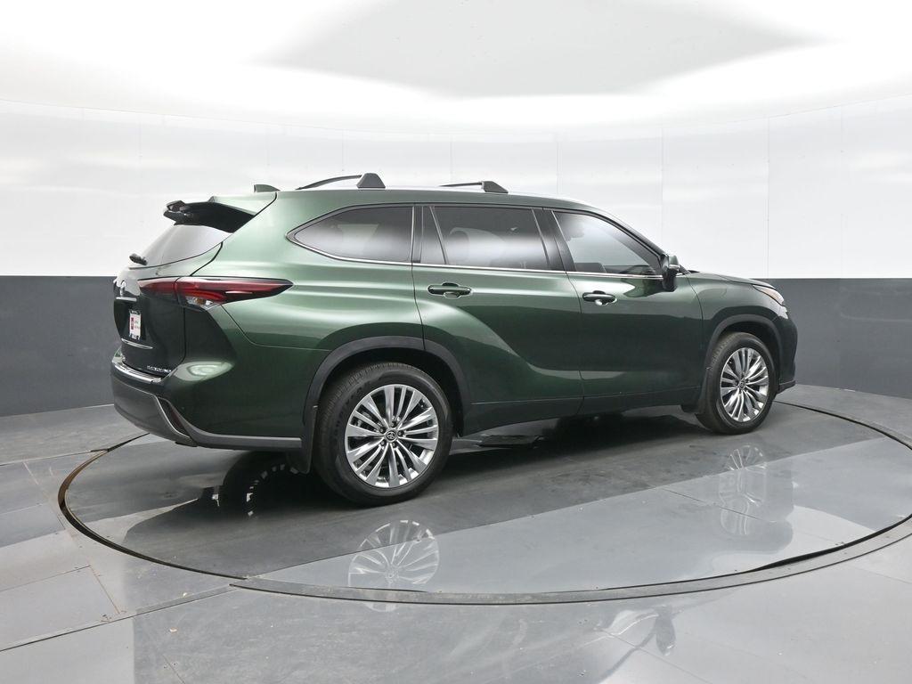 used 2025 Toyota Highlander car, priced at $56,314