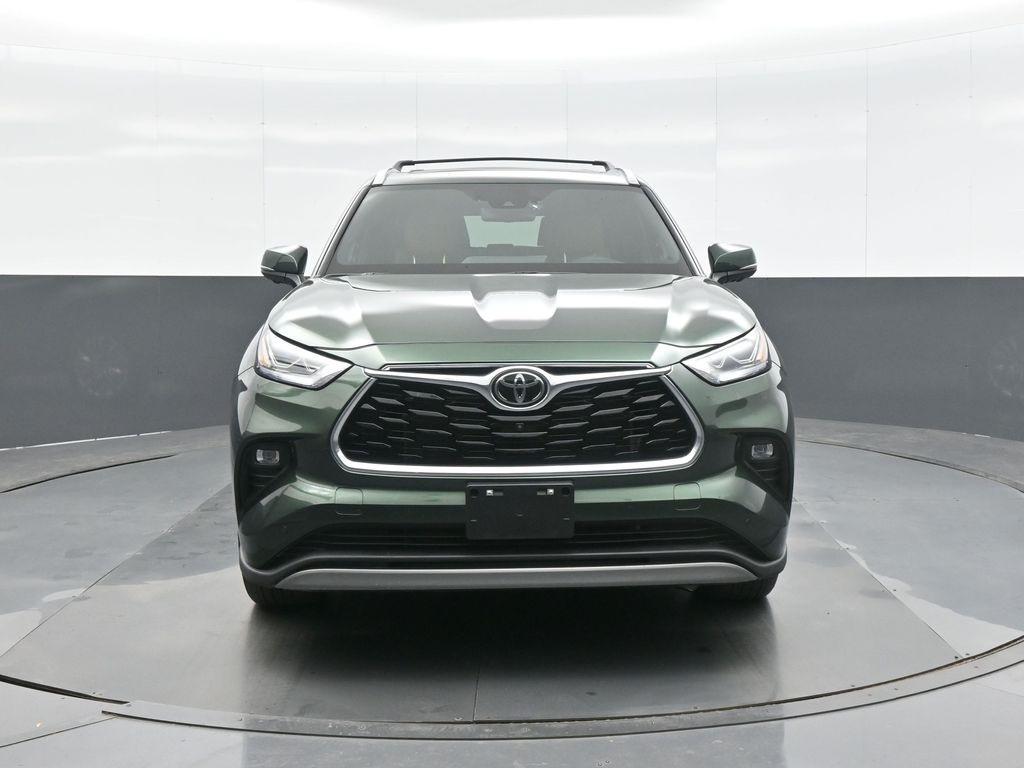 used 2025 Toyota Highlander car, priced at $56,314