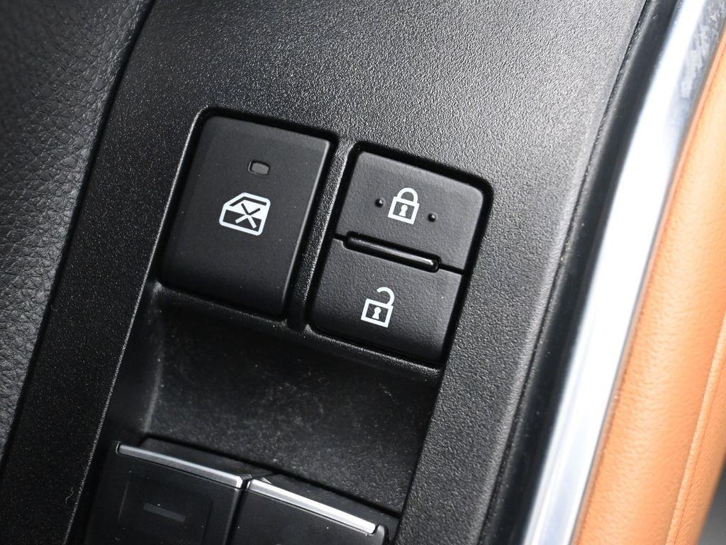 used 2025 Toyota Highlander car, priced at $56,314