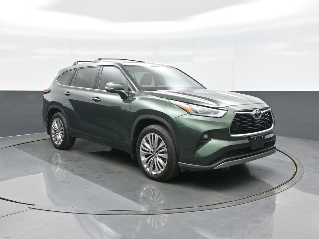 used 2025 Toyota Highlander car, priced at $56,314