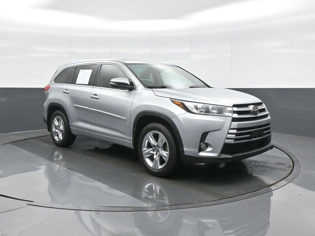 used 2017 Toyota Highlander car, priced at $19,397