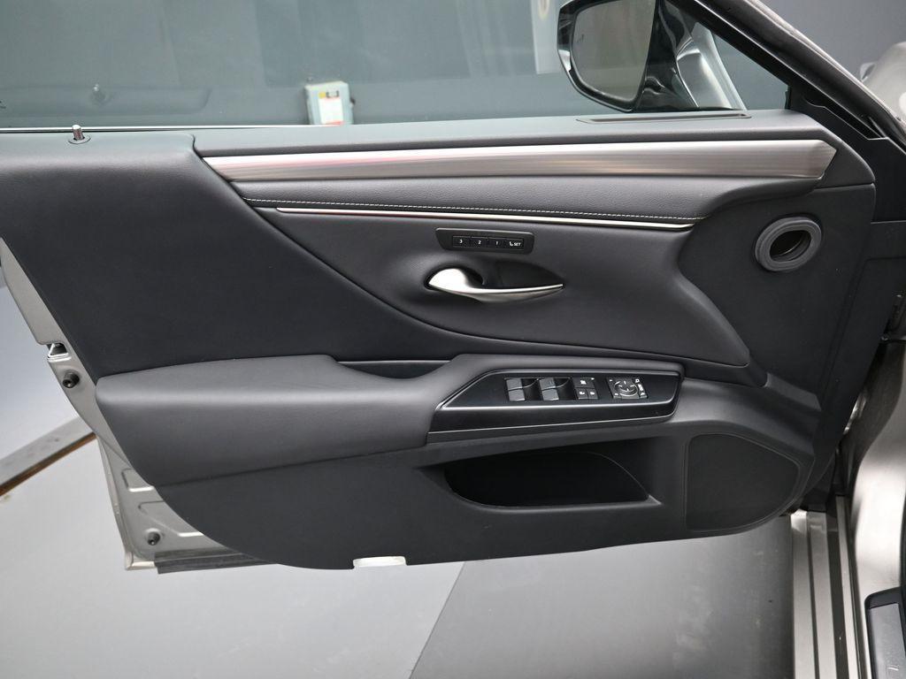 used 2020 Lexus ES 350 car, priced at $31,997